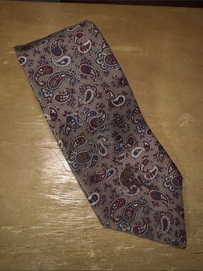 Paisley Silk Tie in Grey with Brown, Red & Blue Accents